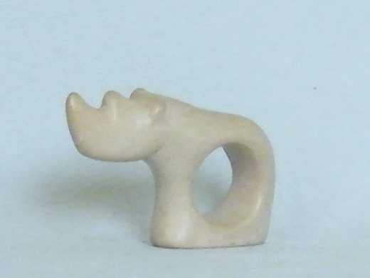 Serviettenhalter Nashorn aus Speckstein (H ± 5 B ± 9 cm)